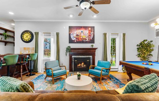 Sleeps 18, Hot Tub, Pets OK, Pool & Lake Access