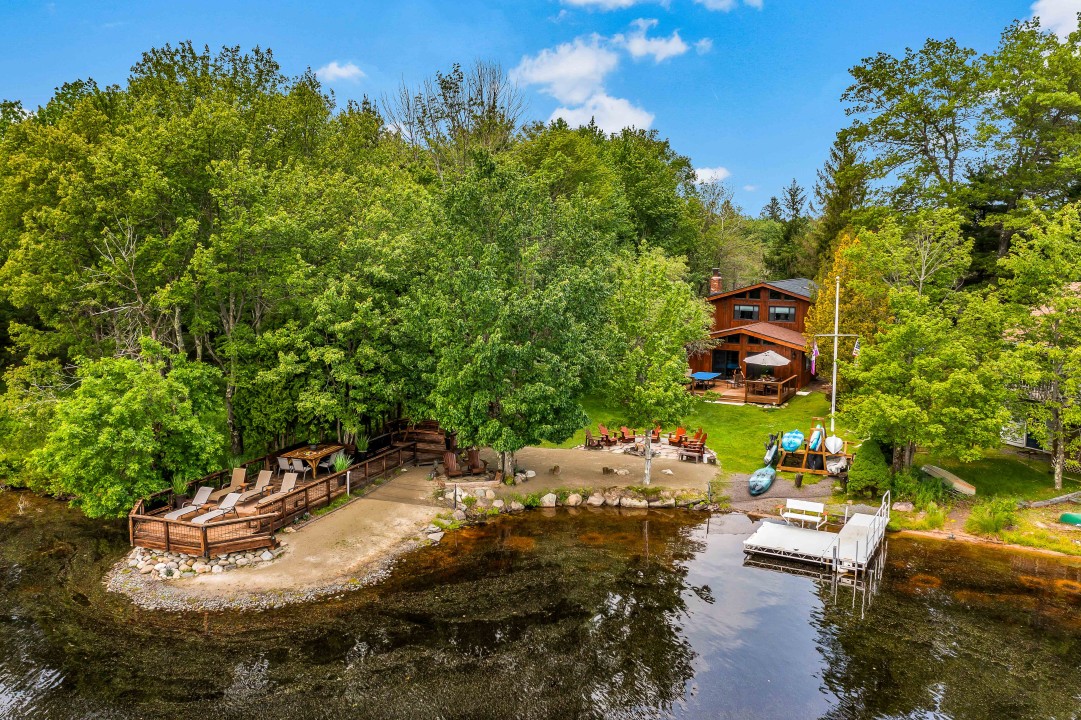 Mohawk Lakefront, Private Dock and Fall Views