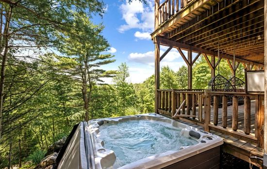 Beltzville Lake Log Cabin with Firepit and 3 Decks