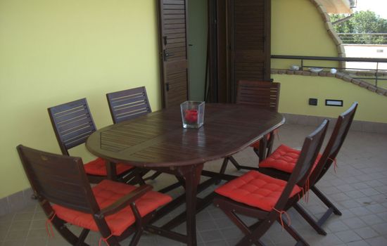 Appartement in Caprioli mit Garten, Terrasse und Grill