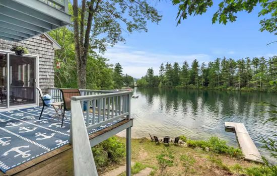 Merrymeeting Lake Private Beach, Gazebo & Hot Tub