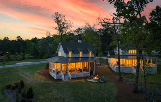Lakefront Retreat w/Dock | Sleeps 14 | Family Fun!