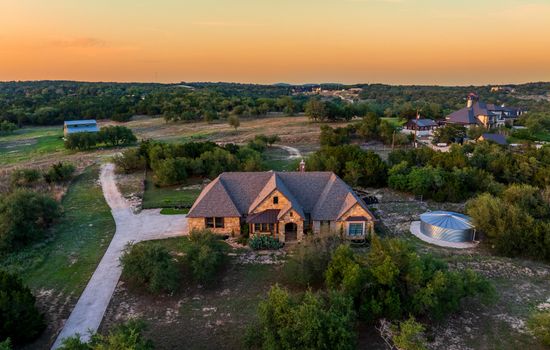 Private 16-Acre Retreat 