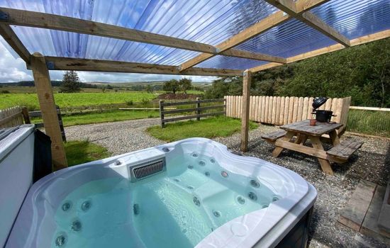 Forest View Cottage - Private Hot Tub