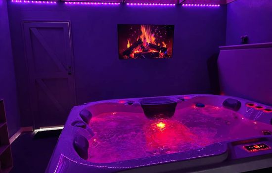 Romantic getaway with private hot tub