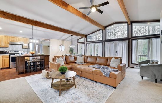 Little Pine Lodge | Hot Tub • Fire Pit • Game Room