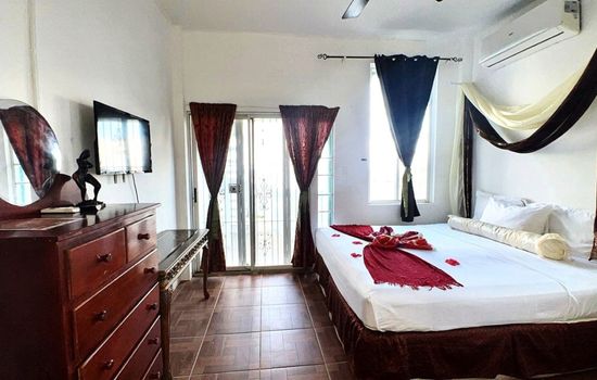 Waterside master bedroom flyer photo