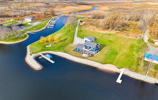 Private Beach | 2 Docks | Waterfront | Bay Access