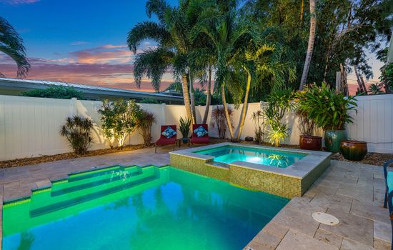 Walk to The Ave! Heated Pool/Spa, Golden Tee & Putting Green – 1.3mi to Beach