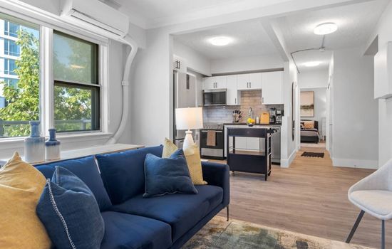 Bright & Stylish 2BR Apt | Walk to U of Ottawa