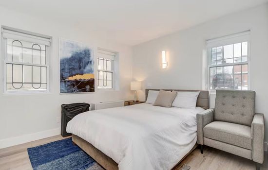 Downtown Ottawa Studio | Walk to Elgin & Bank