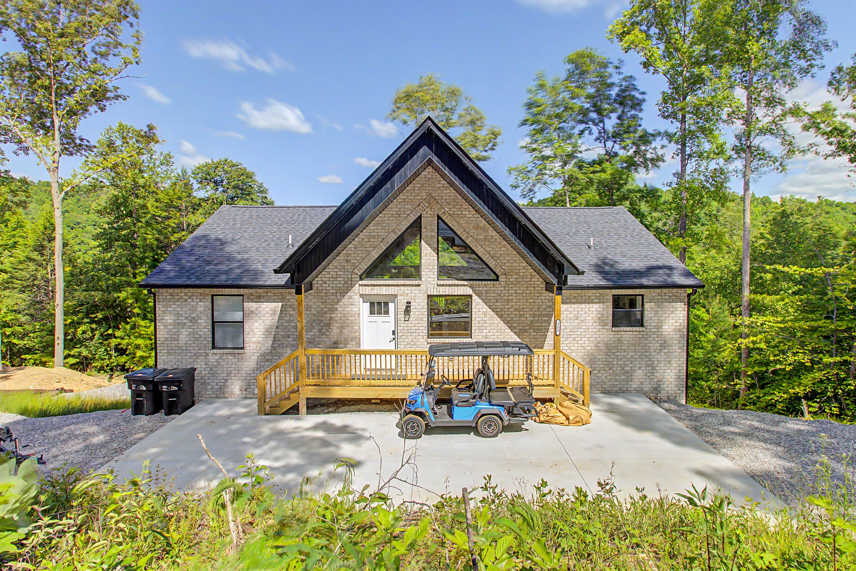 Fall Special! 4+ nights get 15% Luxury 6-BRM Retreat with dock slip, Sleeps 18|