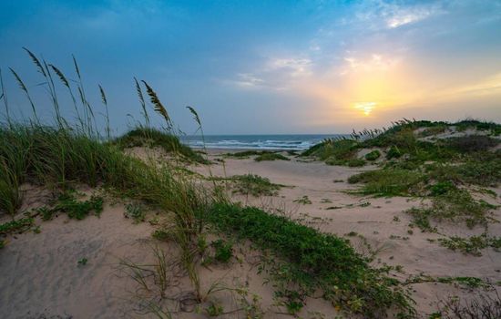 Crystal Beach Gem: Steps to Sand & Sea Breeze