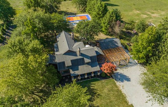 Pickleball/Bball, Hot Tub, Movie Theater, Game Rm!