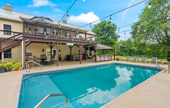 Barndo! Pool, Hot Tub, Slide, Sport Court, Theater