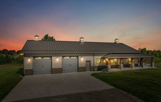 Barn! Golf Sim/Theater/Slide/Hot Tub/Mini Golf/Bar
