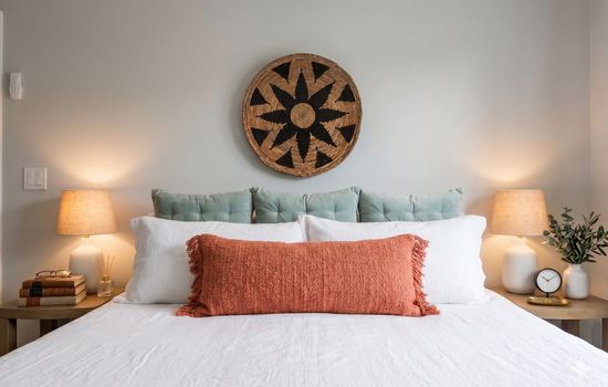2BDR I Sleeps 6 I Steps from the beach I Downtown