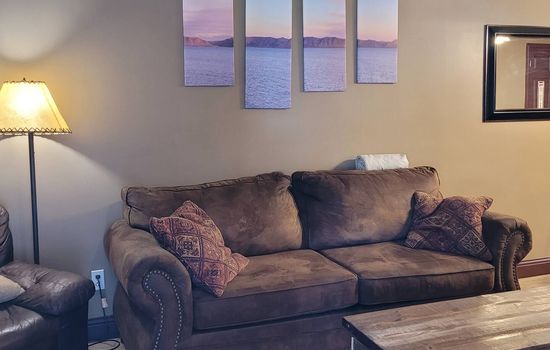 Unit 108, 1 bed, kitchen, sleeps 4, hot tub/pool.