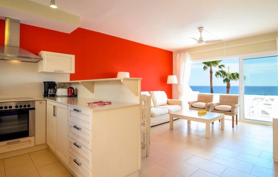 Wohnung mit gemeinsamem Pool und Meerblick