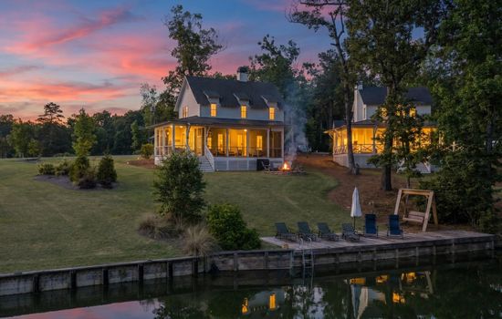 Lakefront Retreat w/Dock | Sleeps 14 | Family Fun!