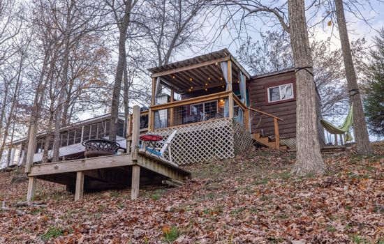 Little Moon Lakefront Cabin with Dock & Firepit
