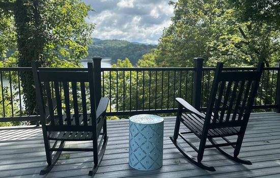 Lakeview Lodge • Sleeps 14 • Game Room • Fire Pit