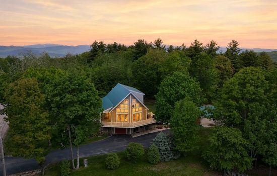 Highpoint Hideaway | Incredible Views on 5 Acres