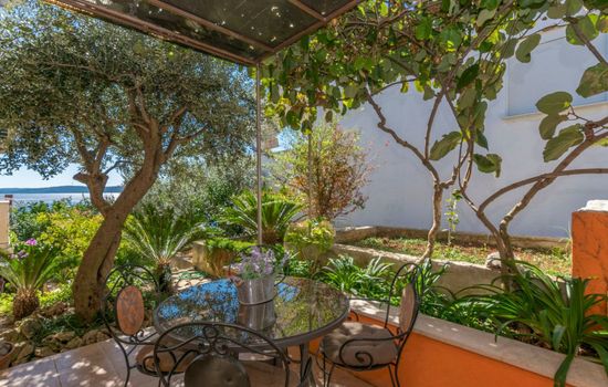 Appartement in Okrug Gornji mit Großer Terrasse