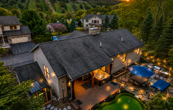Perched in Lake Harmony with stunning views of Big Boulder Mountain.