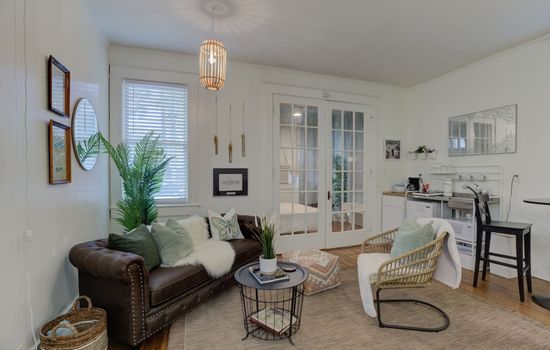 A space to gather, relax, and plan your Memphis adventures.
