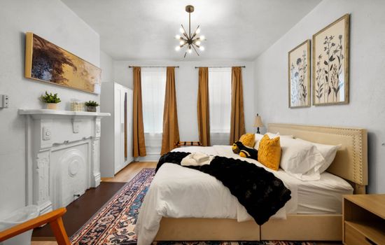 Bright, airy, and fit for royalty—your king-sized escape awaits.