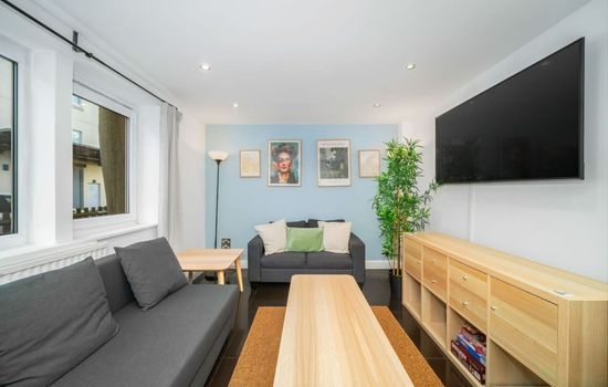 A cozy corner to unwind after a day exploring London’s charm. Lay back and catch up on your favorite TV series!