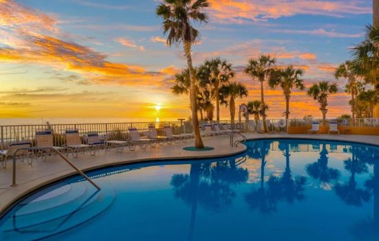 An easy spot to relax between swims and beach walks.