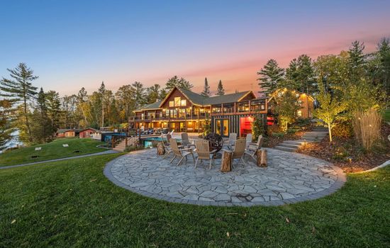 Sleeps 70 | 15BR/9.5BA | The Lodge on Long Lake