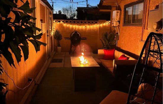 Fremont Hideaway - 5min from Fremont St.!