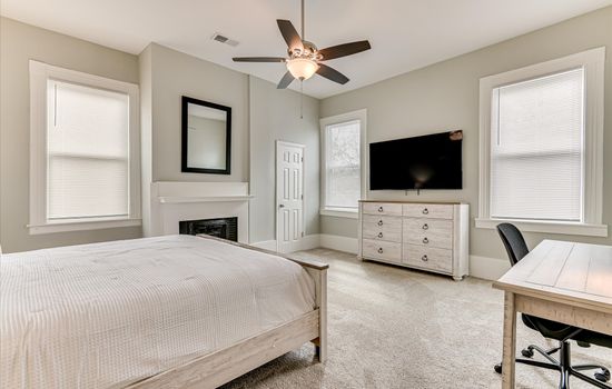 King Bedroom #1