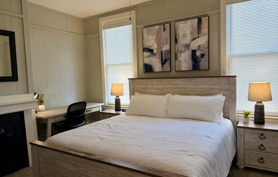 King Bedroom #1