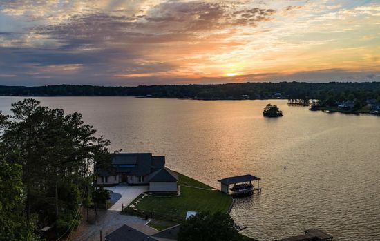 Lake Martin Getaway | 4BR + Bunk Room | Waterfront