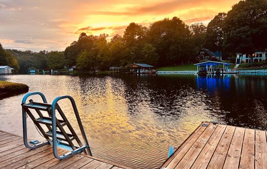 Lakefront Escape- Dock, FirePit, Boat Ramp, Kayaks
