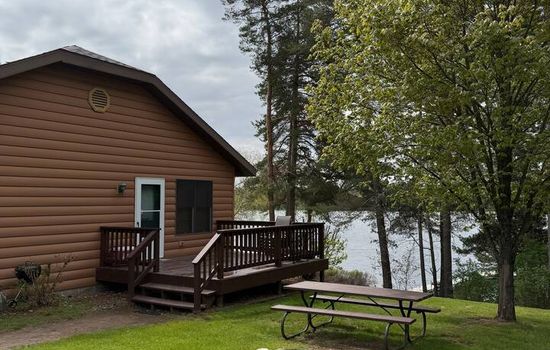 Honey Bear Hideaway Cabin B - Holiday Home