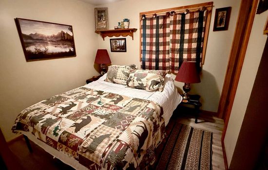 Woodland Cabin on Horsehead Lake
