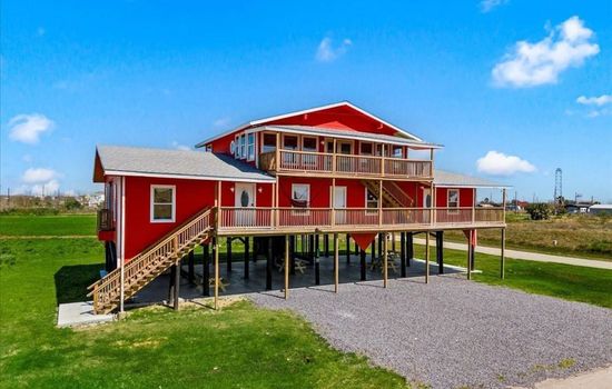 Big 6BR Beach Getaway for 20 | Near Ferry, 3 Units