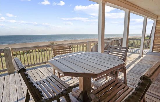 Beachfront Home w/ Huge Deck, Sleeps 10