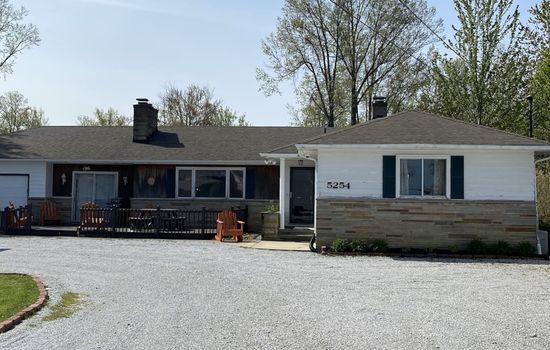 Great Strip Location | Lake, Wine & Fireplace
