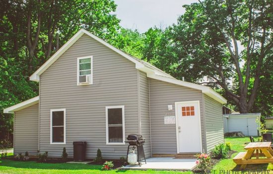 Strip Location | Pet Friendly | Fire Pit