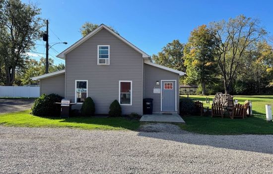 Strip Location | Pet Friendly | Fire Pit
