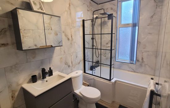6-Bedroom House | Leeds, LS7 | Mexborough Drive