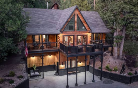 Luxe Moonridge Log Cabin | Hot Tub + Games + AC!