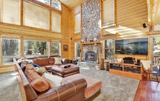 Gold Rush Lodge | 6BR HotTub, GameRoom, Sleeps 16+