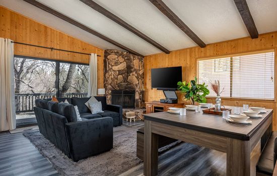 Moonridge Villa | BBQ | Spa | Wood Fireplace